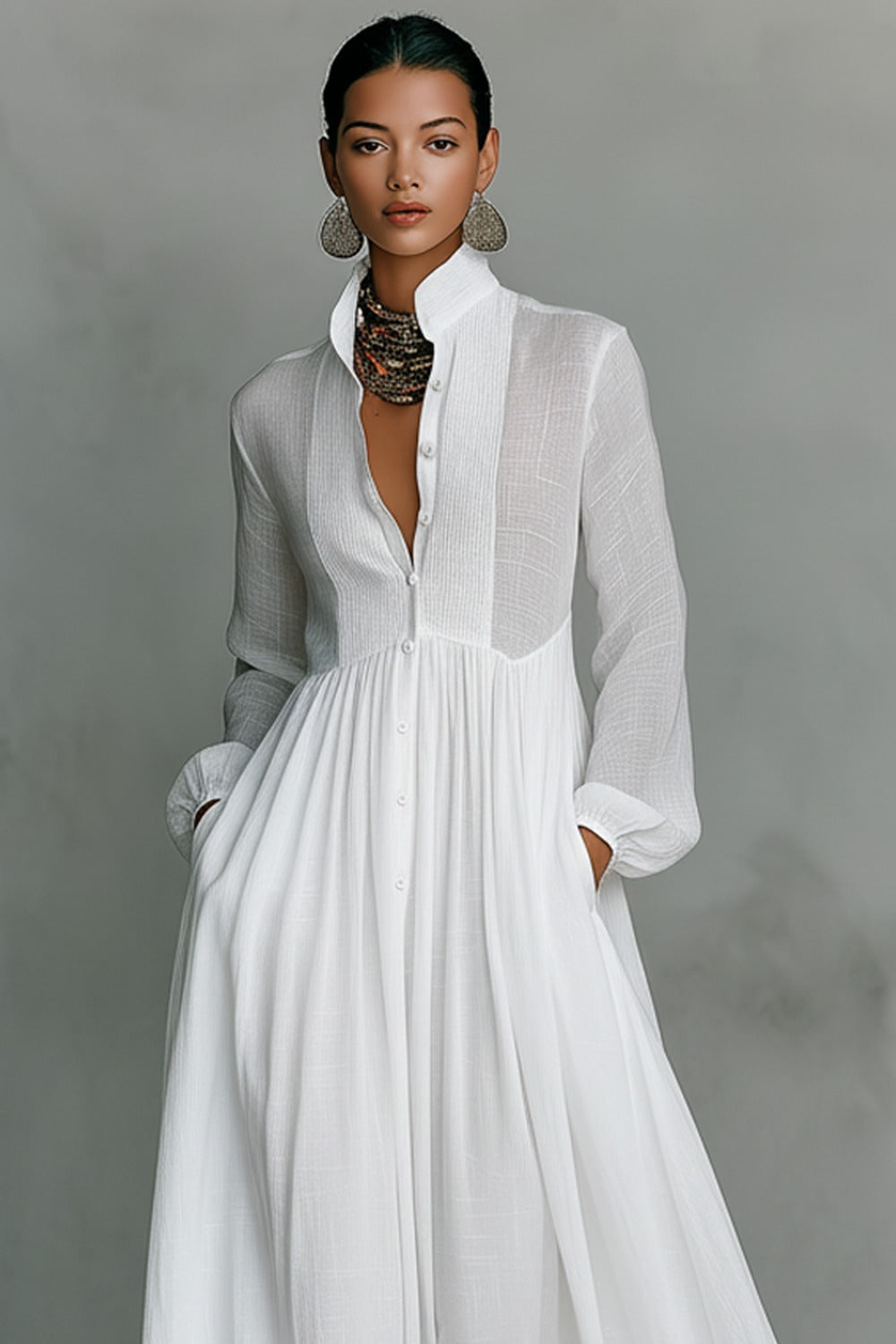 ROBE MAXI MINIMALISTE EN COTON ET LIN AVEC PATCHWORK, COL MONTANT ET MANCHES LONGUES